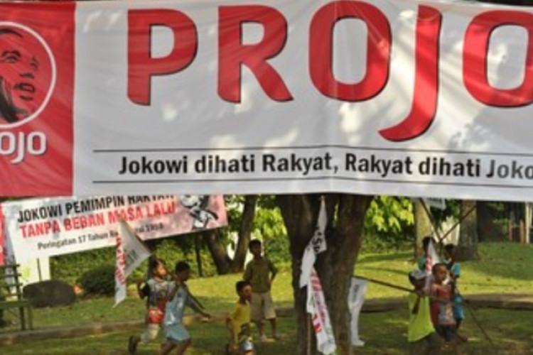 Relawan Projo Solo Siap Sambut Pembebasan Tugas Jokowi Sebagai Presiden dengan Ratusan Baliho